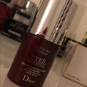 Christian Dior One essential Eye Serum